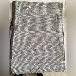 Lululemon Vinyasa Convertible Snap Wrap Scarf Gray Herringbone OS